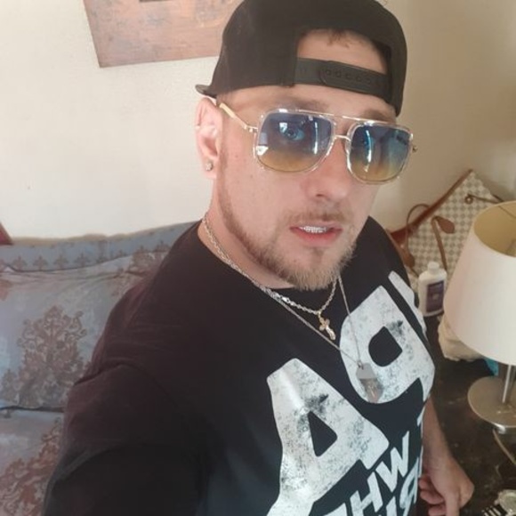 Meet your Posher, James - Picture 1 of 1